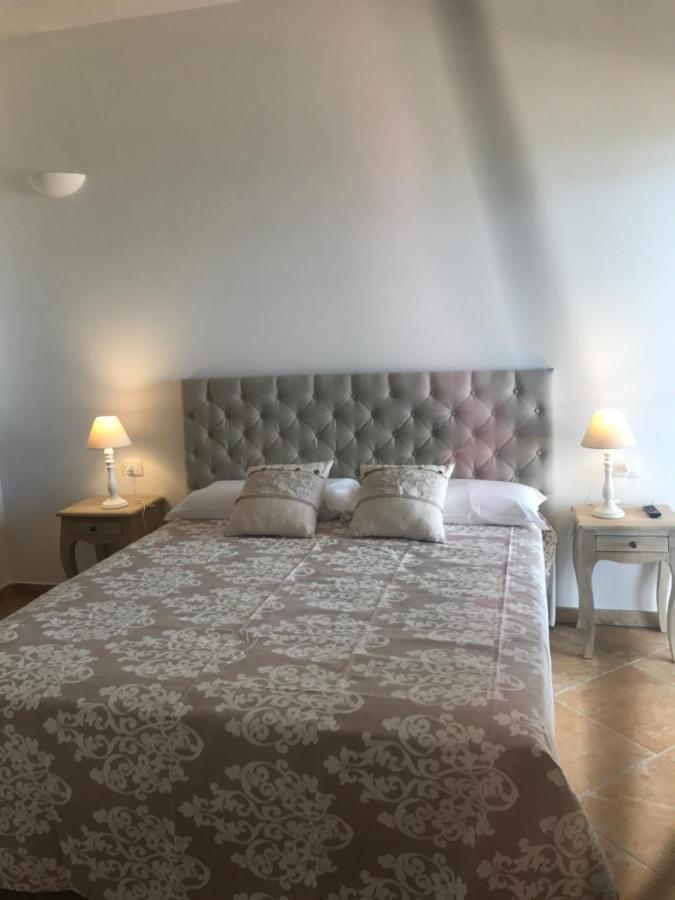 Dimora Le Ginestre Adults Only Bed & Breakfast Fasano Cameră foto