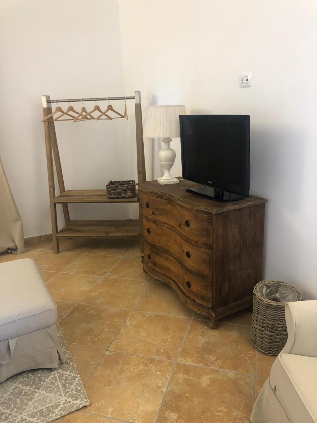 Dimora Le Ginestre Adults Only Bed & Breakfast Fasano Cameră foto