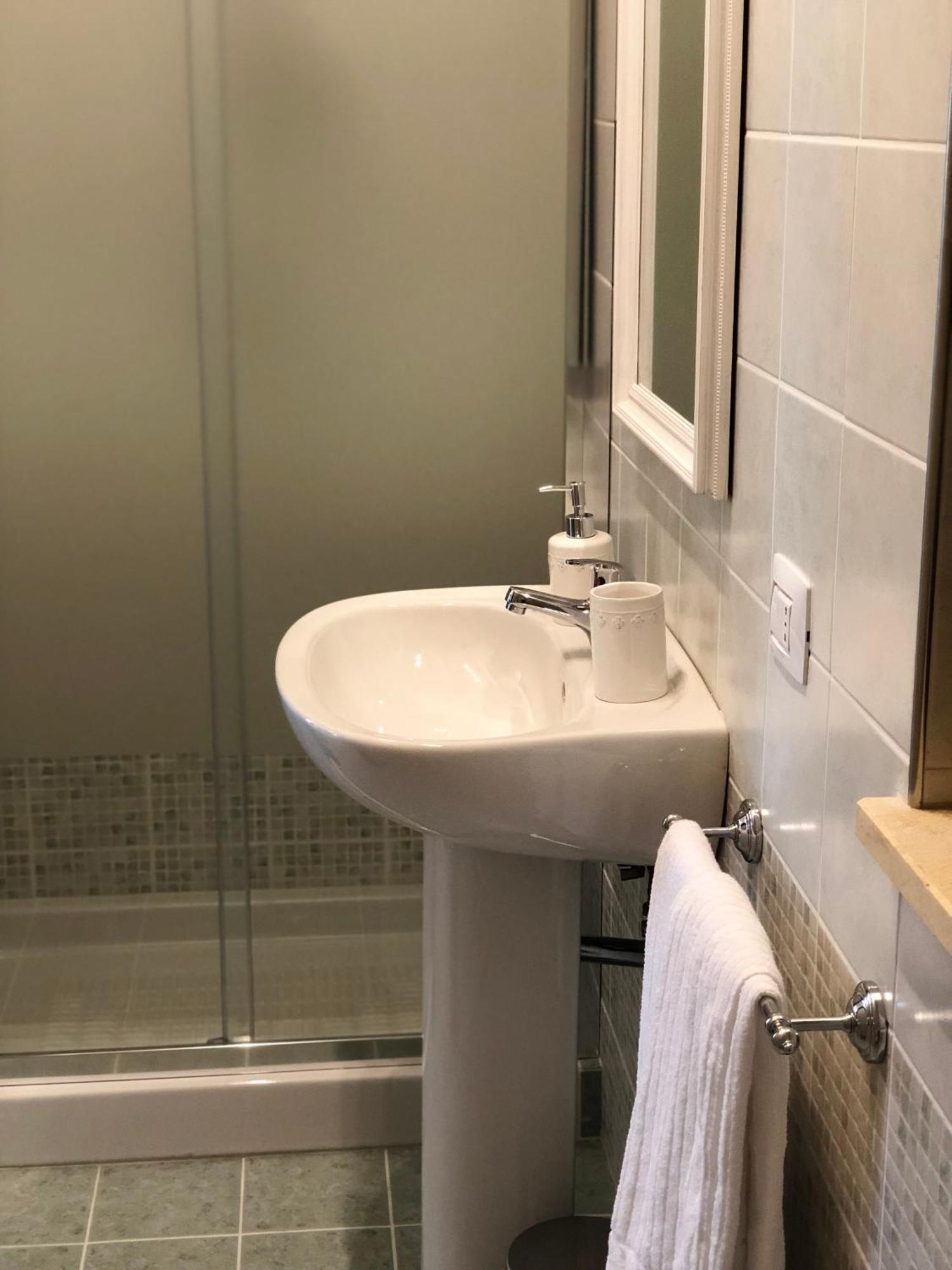 Dimora Le Ginestre Adults Only Bed & Breakfast Fasano Cameră foto
