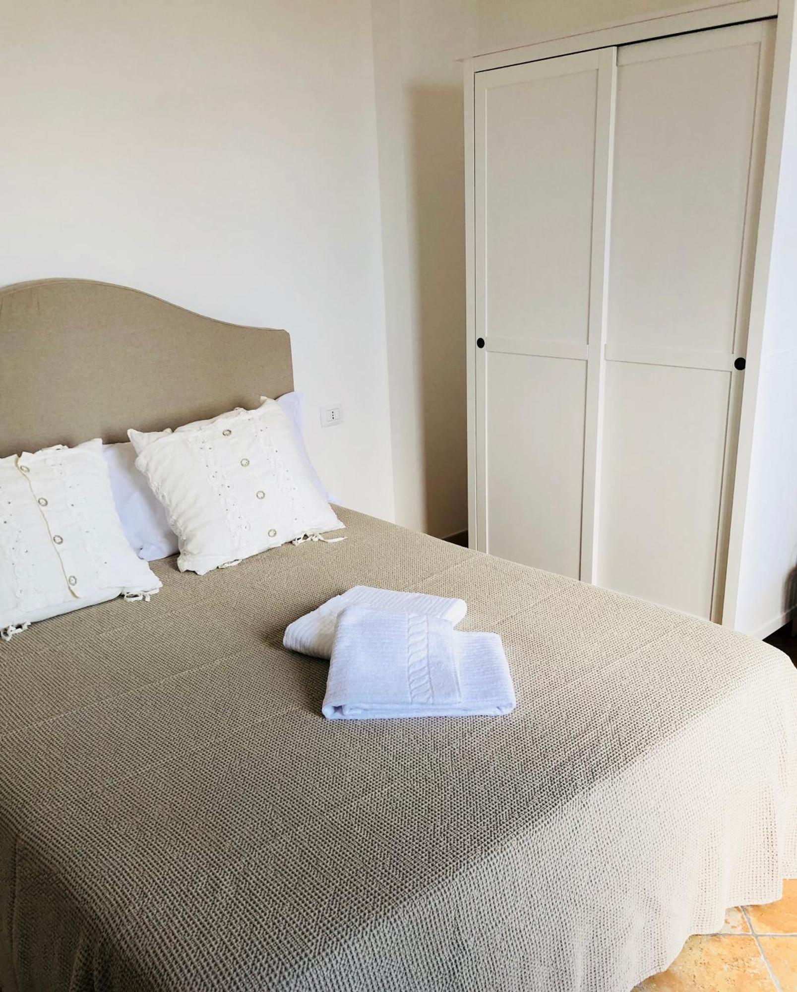 Dimora Le Ginestre Adults Only Bed & Breakfast Fasano Cameră foto